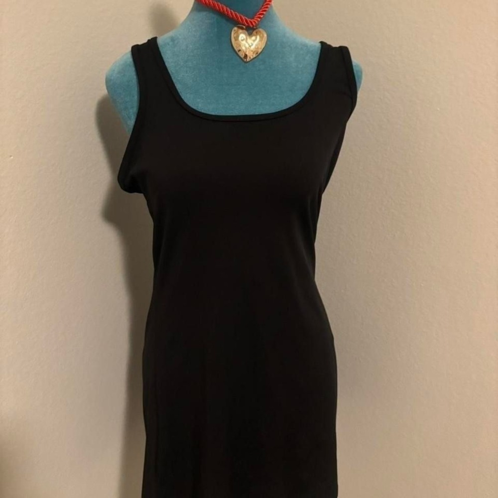 Black‎ bodycon dress with scoop neckline